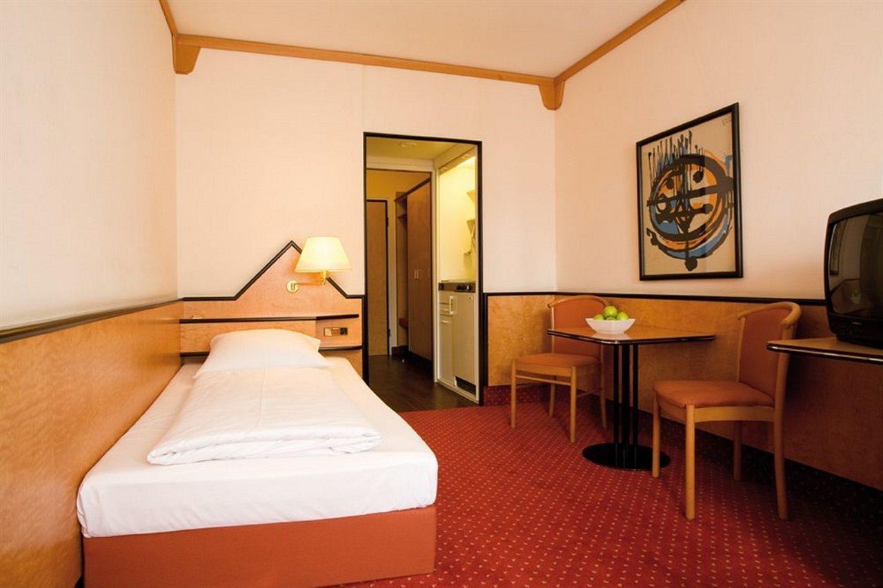 Living Hotel Am Deutschen Museum Мюнхен Номер фото