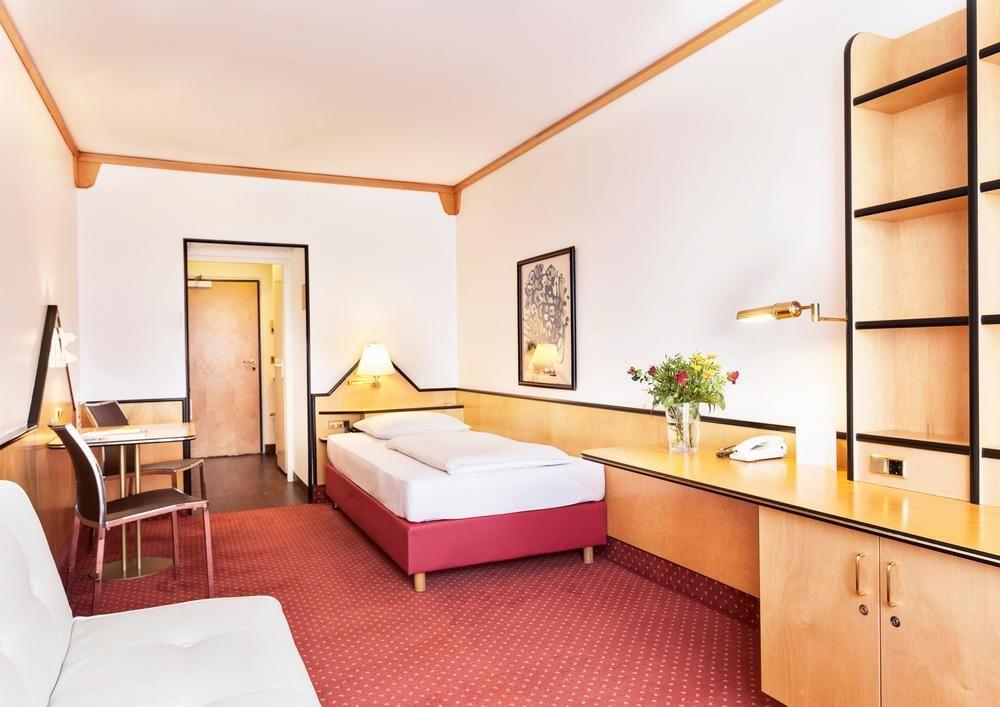 Living Hotel Am Deutschen Museum Мюнхен Экстерьер фото